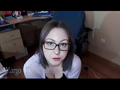 ❤️ Fata sexy cu ochelari suge adânc Dildo în fața camerei de filmat ❤  at us ❤